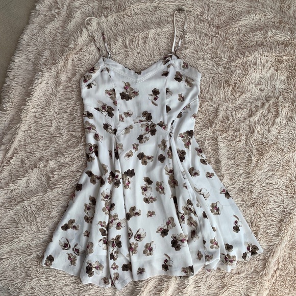 M for Mendocino White Floral Dress - Picture 1 of 2